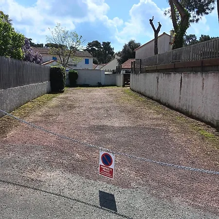 La Jonquiere Hyper Centre Nyaraló *