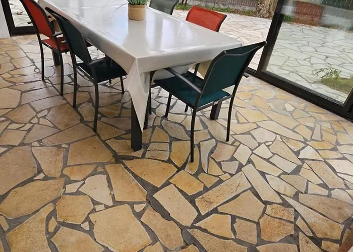 La Jonquiere Hyper Centre Les Mathes